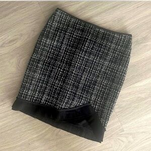 WHITE HOUSE BLACK MARKET BLACK + WHITE TWEED SKIRT, 2
